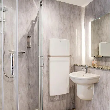 2 Bed In Oc-b29819 *